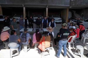 Informan a padres de los 43 de una bolsa con restos y un crematorio irregular en Iguala