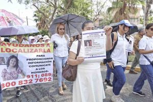 Marchan en Chilpancingo por una alumna desaparecida