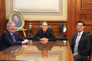 Juan Ramón de la Fuente deja la SRE; Sheinbaum nombra a Roberto Velasco como nuevo canciller