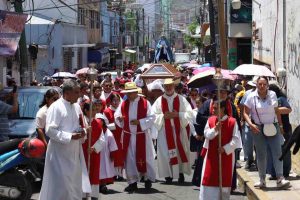 Llamados en el viacrucis en Chilpancingo a meditar sobre la violencia y la inseguridad