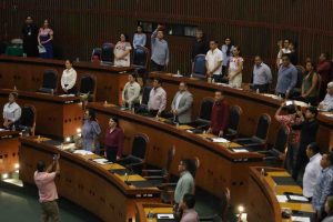 Guardan en el Congreso minuto de silencio por el asesinato de la trabajadora de la UAG