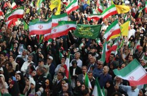 Trump ve “más efectivo” la extensión del bloqueo naval que bombardear Irán