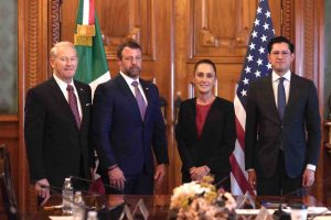 El combate al narcoterrorismo es prioridad para EU, dice el secretario de Seguridad tras reunirse con Sheinbaum