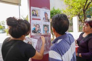 Arranca fichas de desaparecidos el encargado de la clínica IMSS-Bienestar de Renacimiento