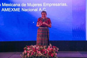 Pide Rigoberta Menchú que mujeres vean de igual a igual a sus congéneres indígenas