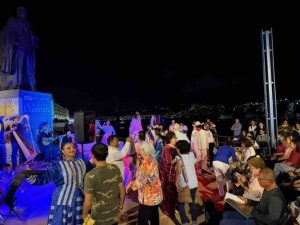 El Malecón de Acapulco se llena de tradición con el fandango tixtleco guerrerense