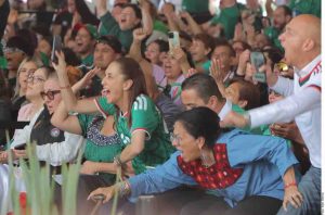 Lejos de las protestas de la CNTE, Sheinbaum acude a la alcaldía GAM para ver la apertura del Mundial