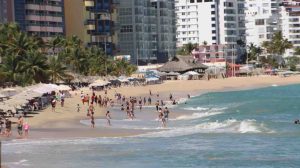 Se ahoga una turista en Pie de la Cuesta por mar de fondo
