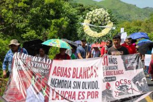 Exigen que se reabra el caso de la masacre de Aguas Blancas