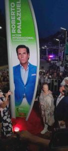 Develan las nuevas velarias en Sinfonía del mar con el actor Roberto Palazuelos