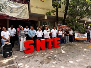 Amaga de nuevo el líder del SNTE con ciclo de protestas si no se cubren adeudos