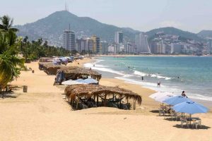 Todas las playas de Guerrero son aptas  para uso recreativo, declara la Cofepris