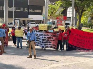Se esconde patrón del Holiday Inn y bloquean la Costera