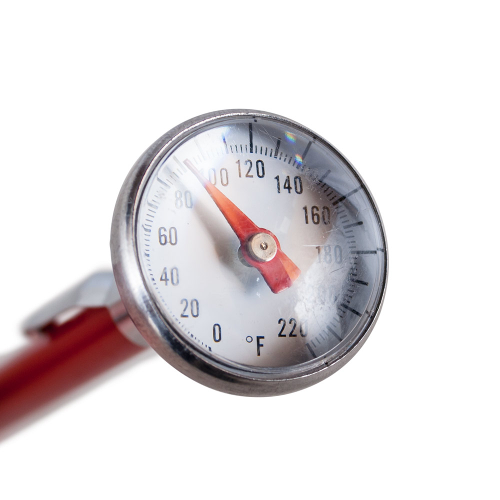 Picture of Wristwatch, Gauge with text 00 120 140 80 160 60 180 40 20 220 0 °F 00 120 140.