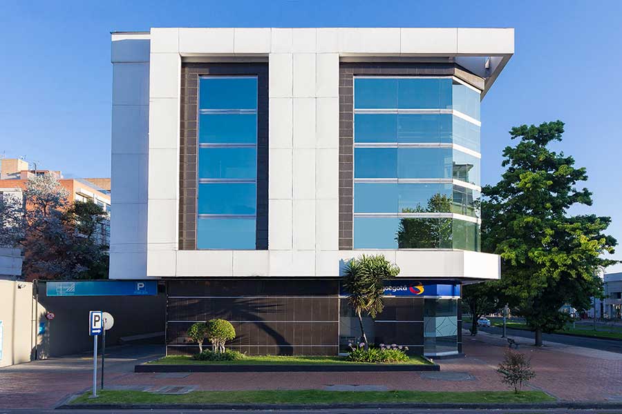 Edificio_Locales_Comerciales_en_sector_Chico_1
