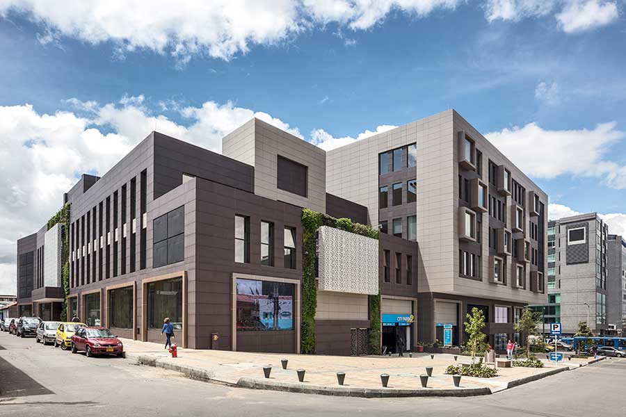 Edificio_Locales_Comerciales_en_sector_Santa_Barbara_1