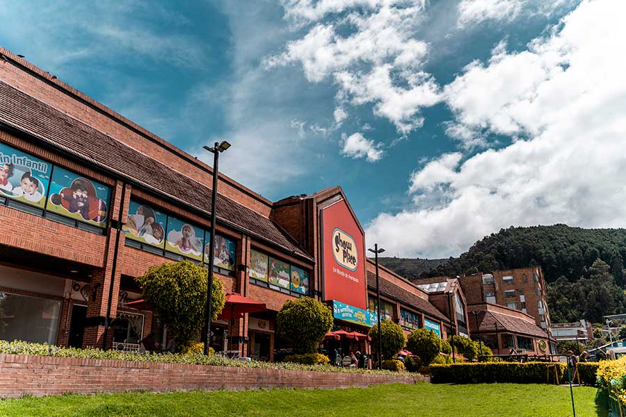 Edificio_Locales_Comerciales_en_sector_Cedritos_1