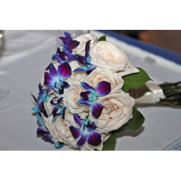 bridal bouguet by Calla Lily Events