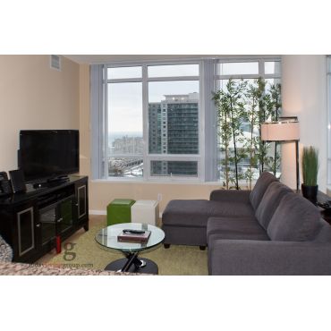 Maple Leaf Square - Living Room