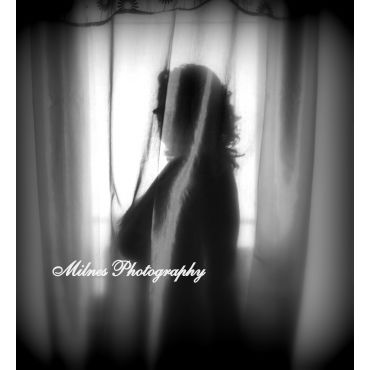 Milnes Photography PROFILE.logo