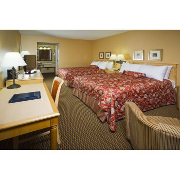 TwoQueen beds
