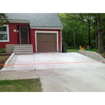 Driveway/steps/curb & retaining wall