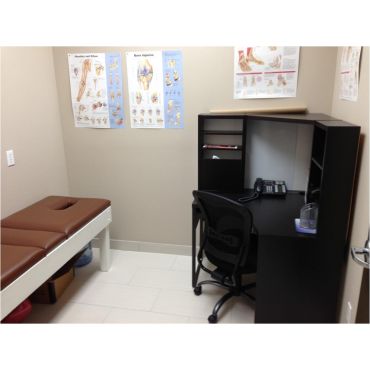 Waiting area at Activa Clinics Toronto East