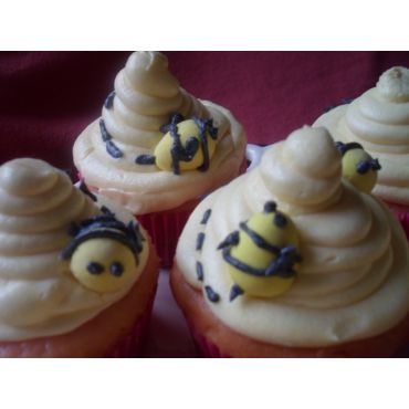 fun decorated cupcakes for Spring