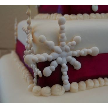 white chocolate snowflake cake