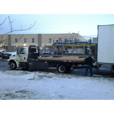 Pick N Drop Tow Service Off a Semi