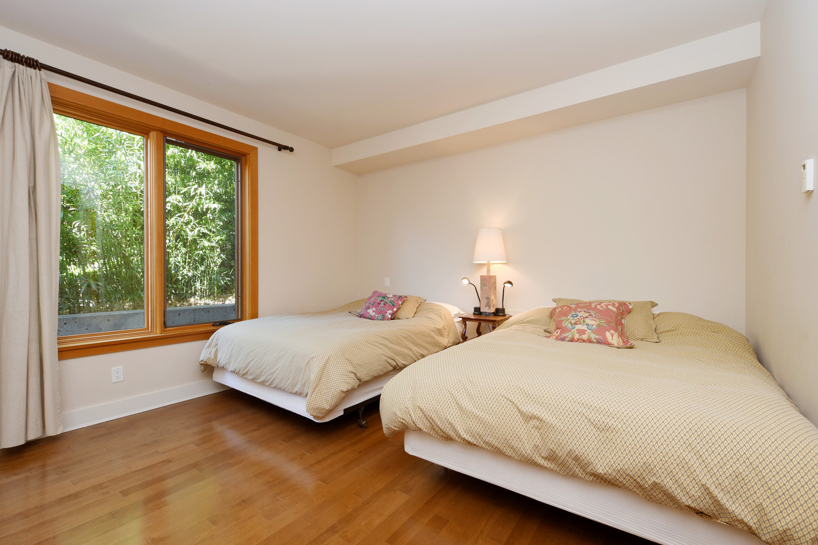 Shelley Saldat and Corie Meyer Present 2952 Tudor Ave Saanich East