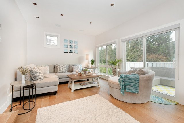 Paniz Pasha Presents 32-3939 Indian River Drive