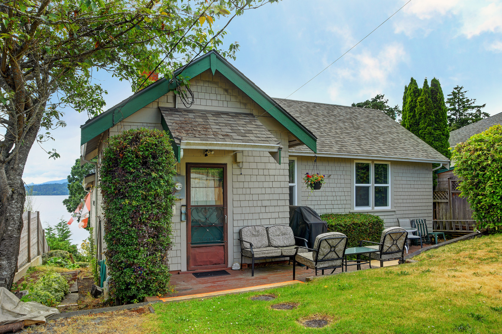 North Saanich Real Estate and Apartments for Verkoop Christie's