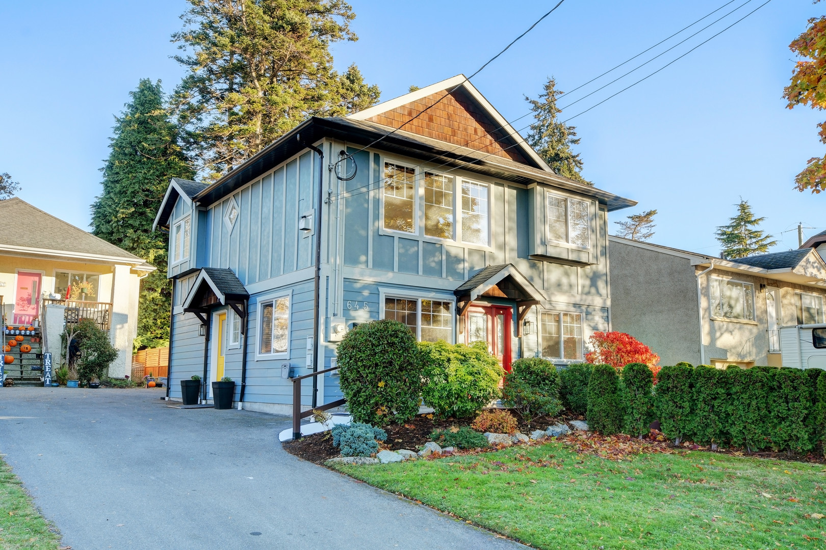 Uplist 645 Grenville Ave