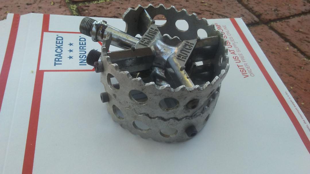 For Sale / Hutch Pedals 9/16"