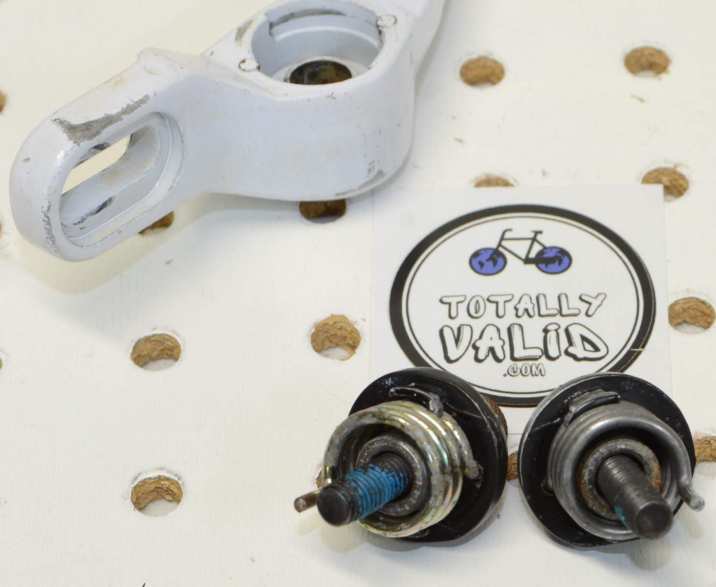 BMXmuseum.com For Sale / AXIOM U-Brake white off 1988 FREESTYLE TOUR PFT