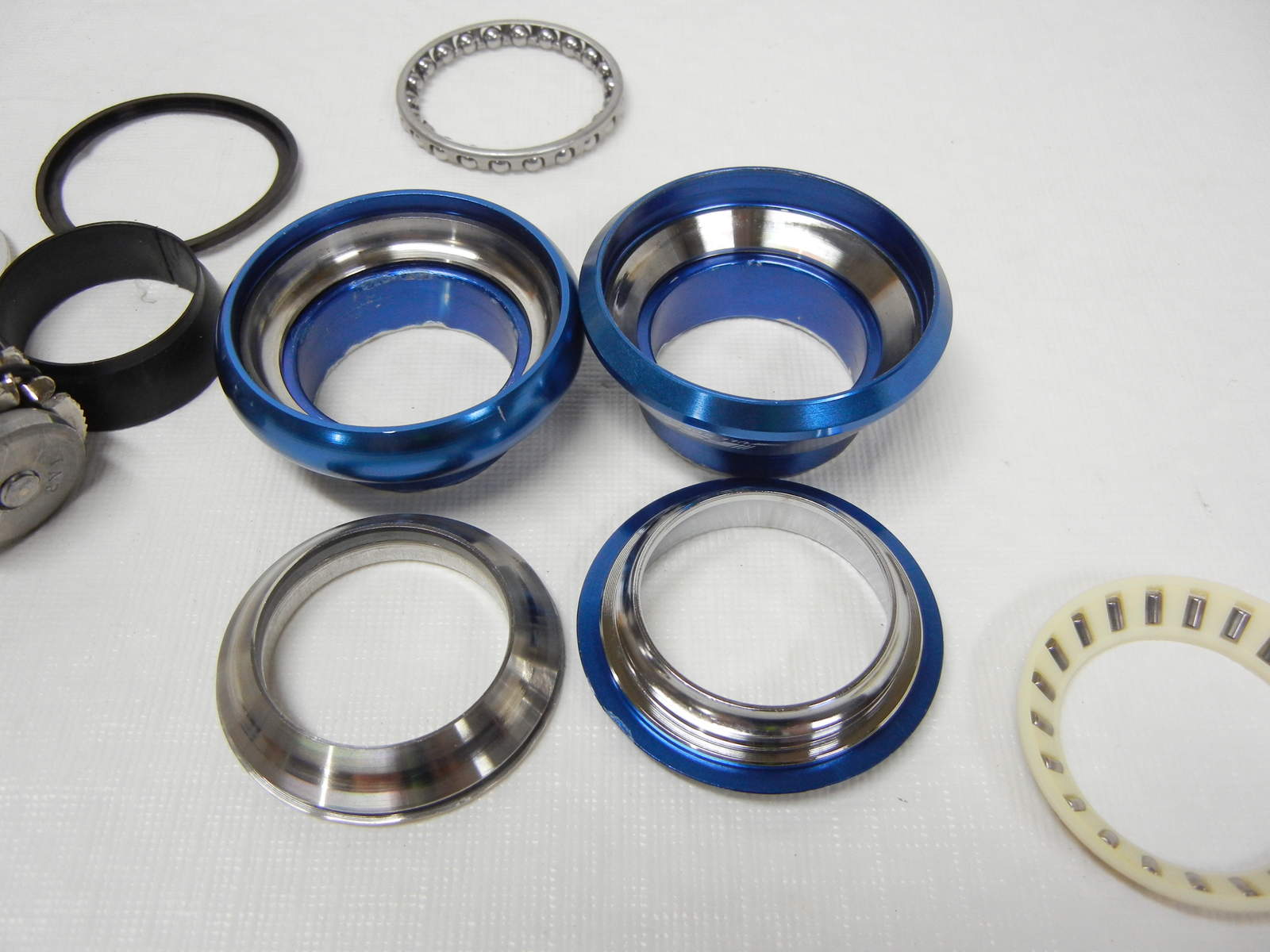mondraker headset bearings