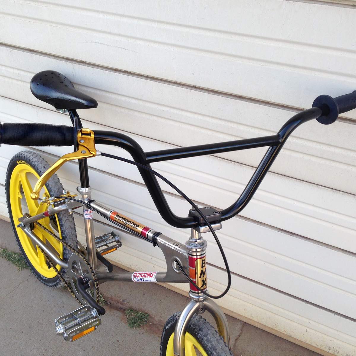 mongoose la familia frame