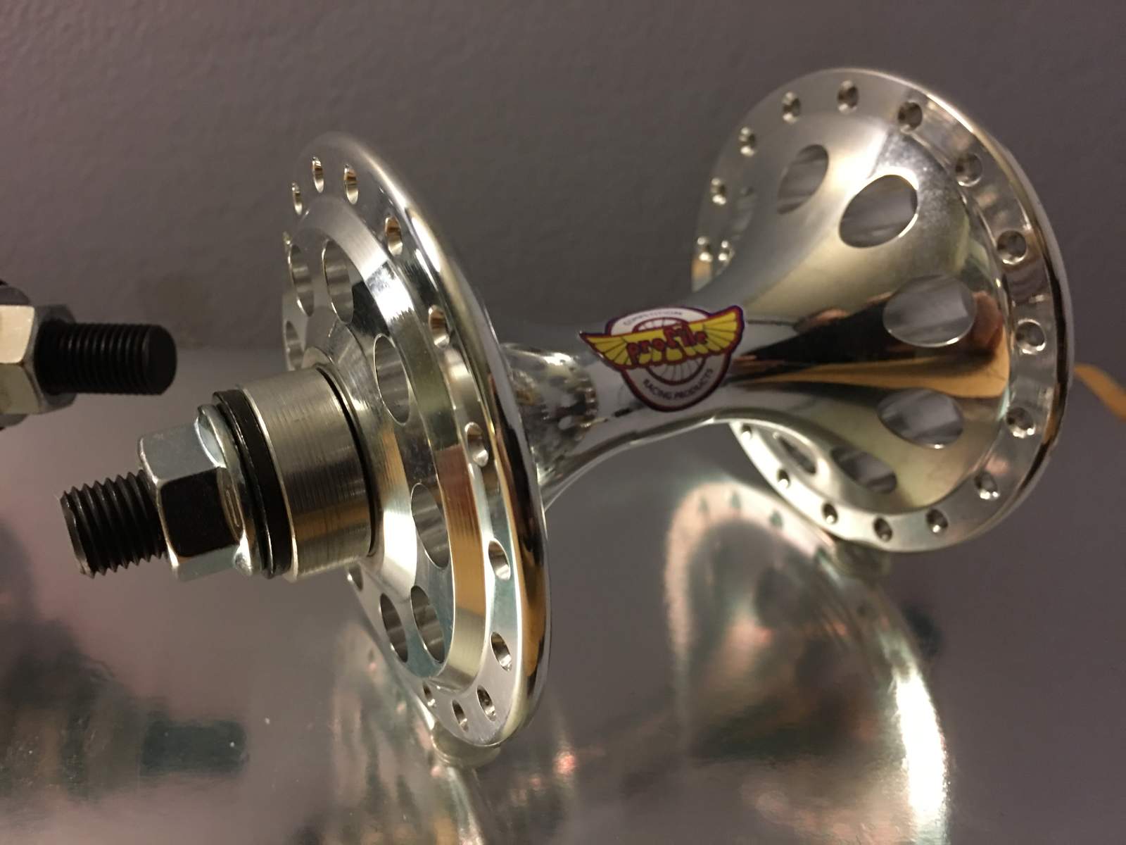 RETRO Hubs Close Look TNT 1st Gen Revolvers & Profile Gyro Lite II's