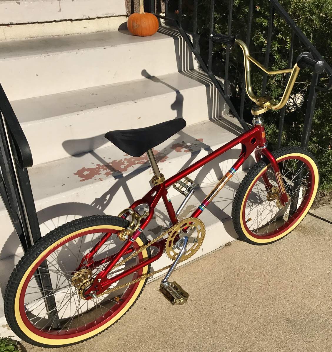 mongoose la familia frame