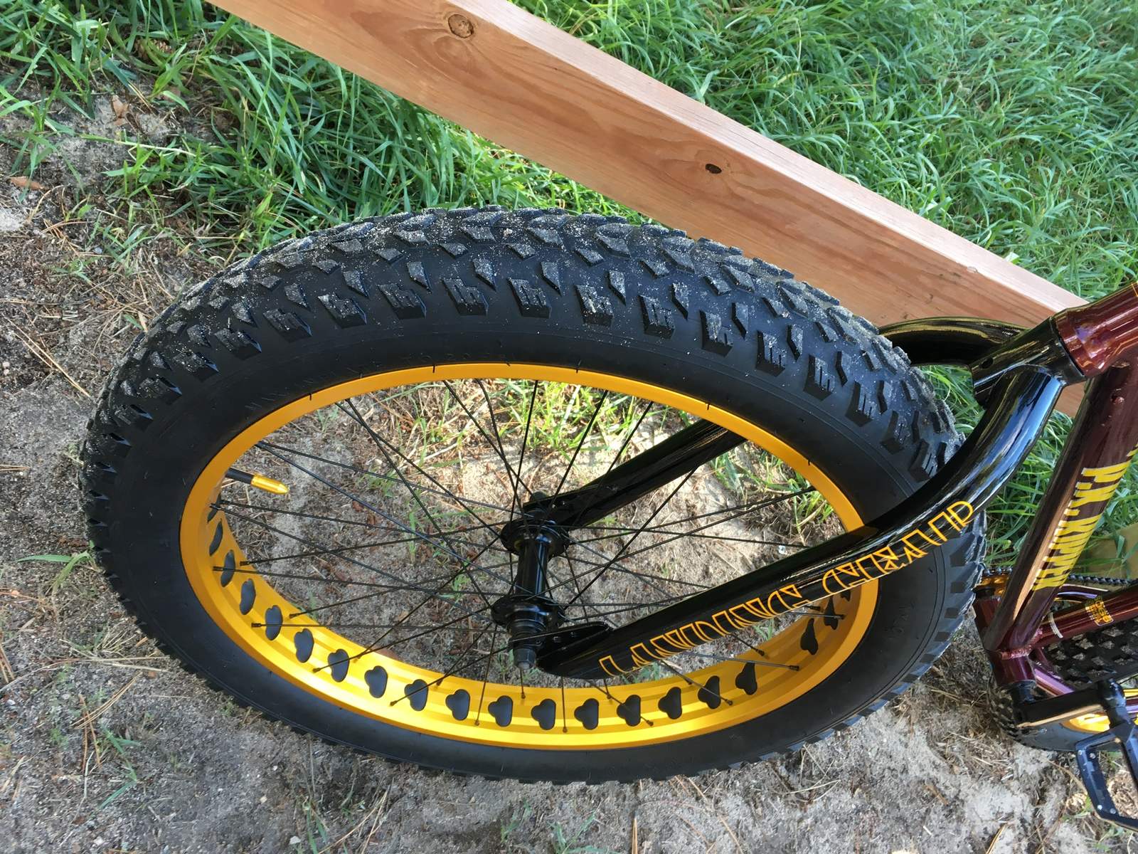 I put some 26x4 Mongoose tires on the 