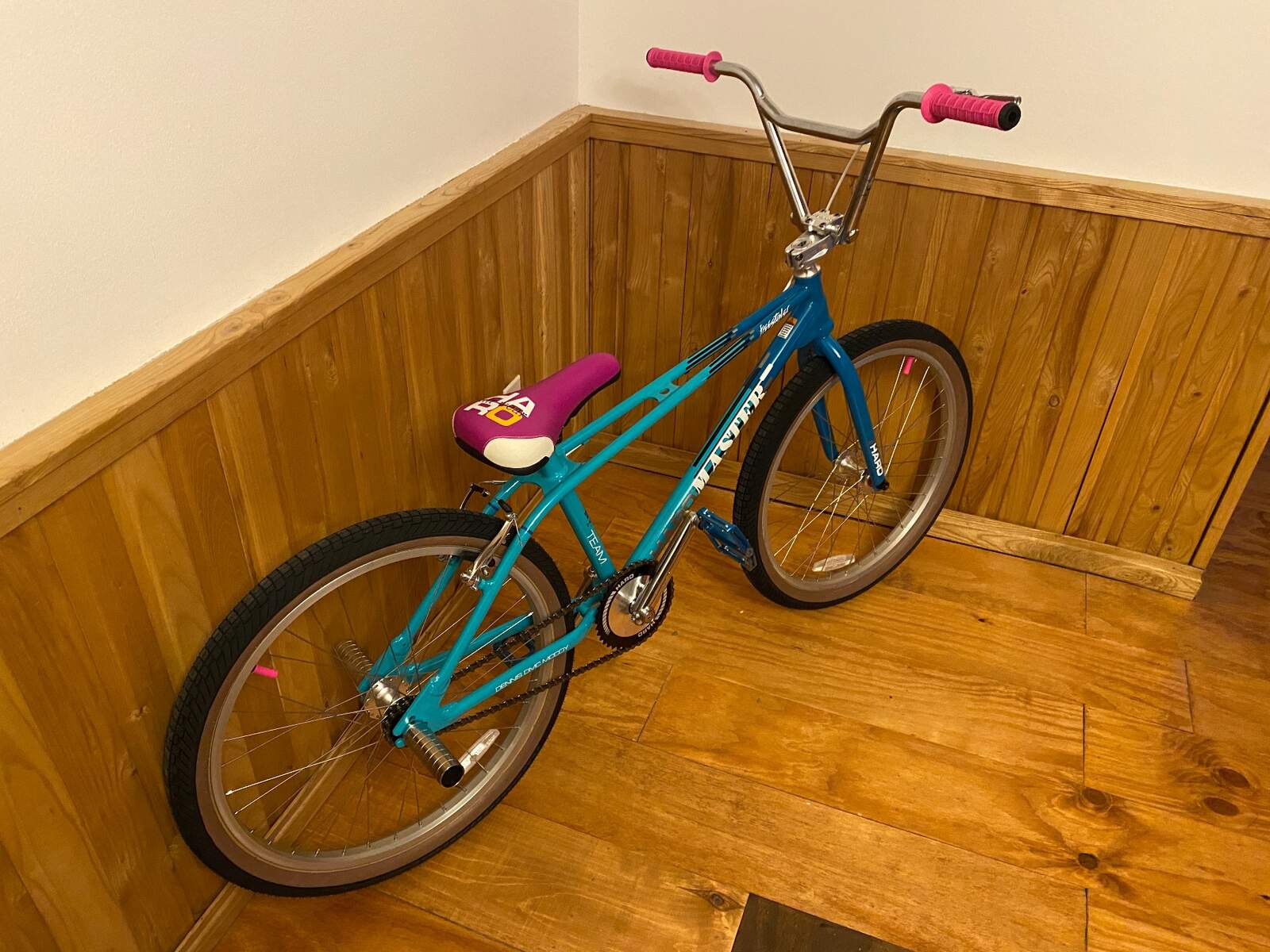 Kids 2021 haro dmc 24 build in progress 
