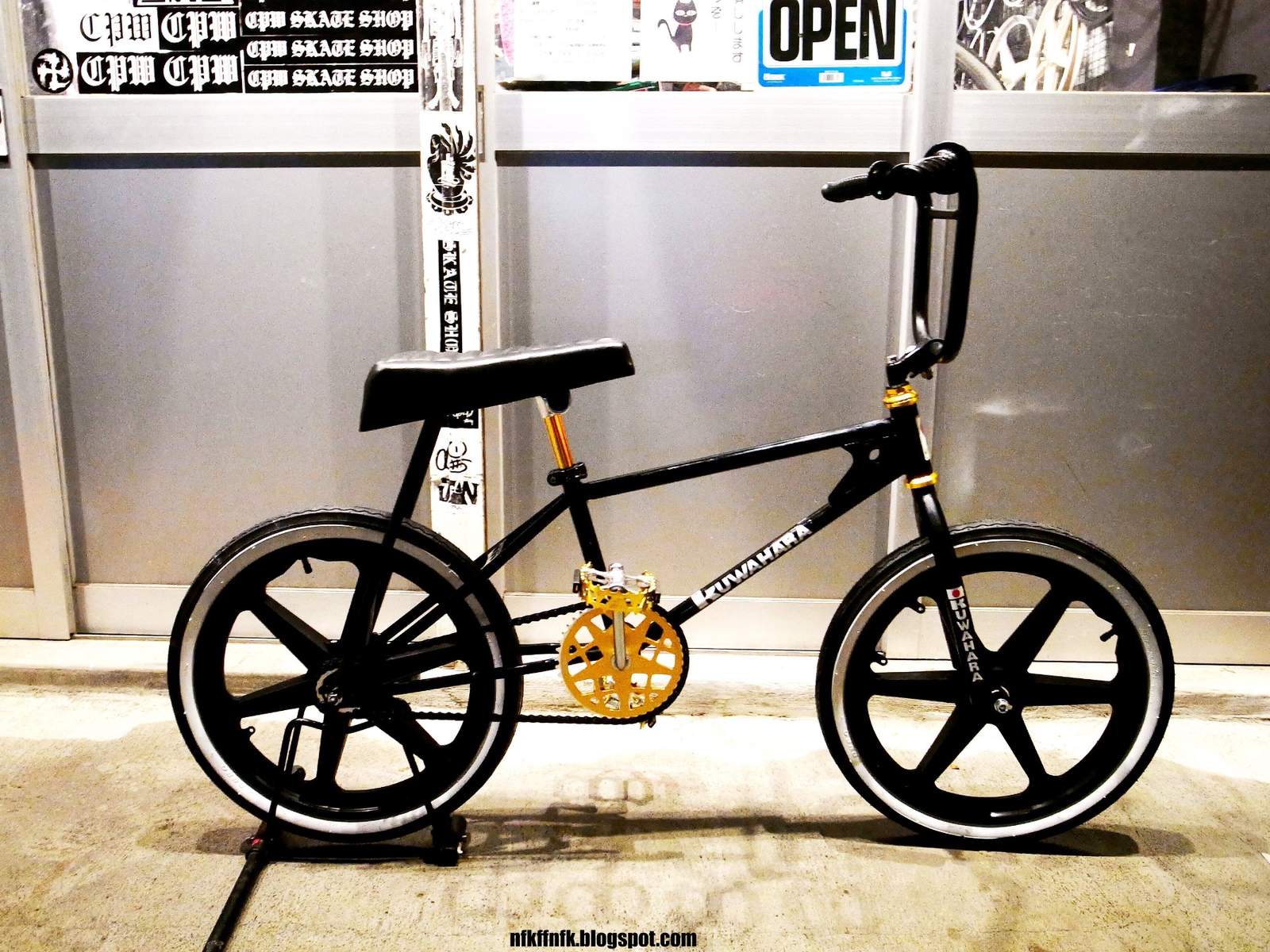 bmx banana seat bike