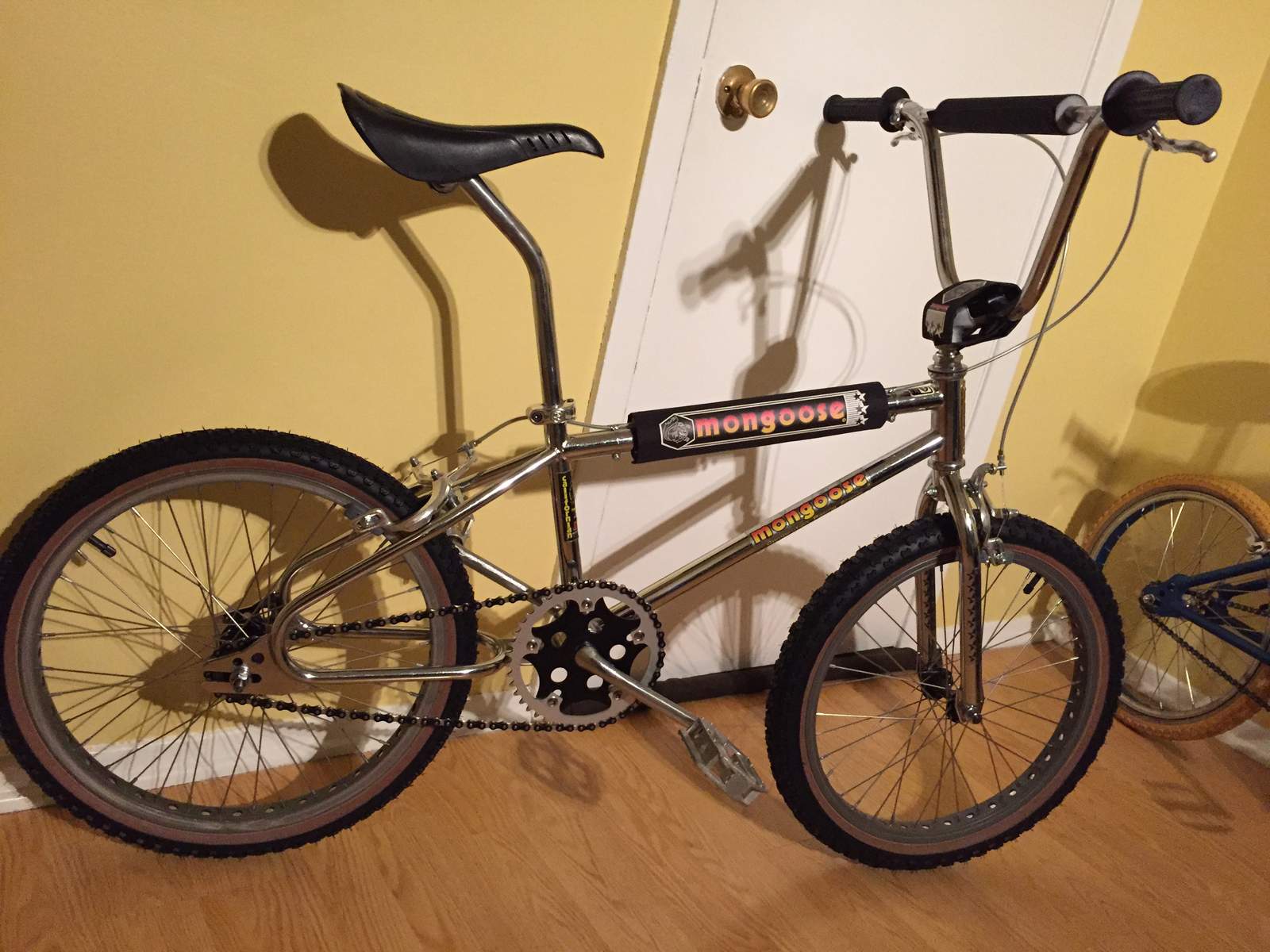mongoose la familia frame