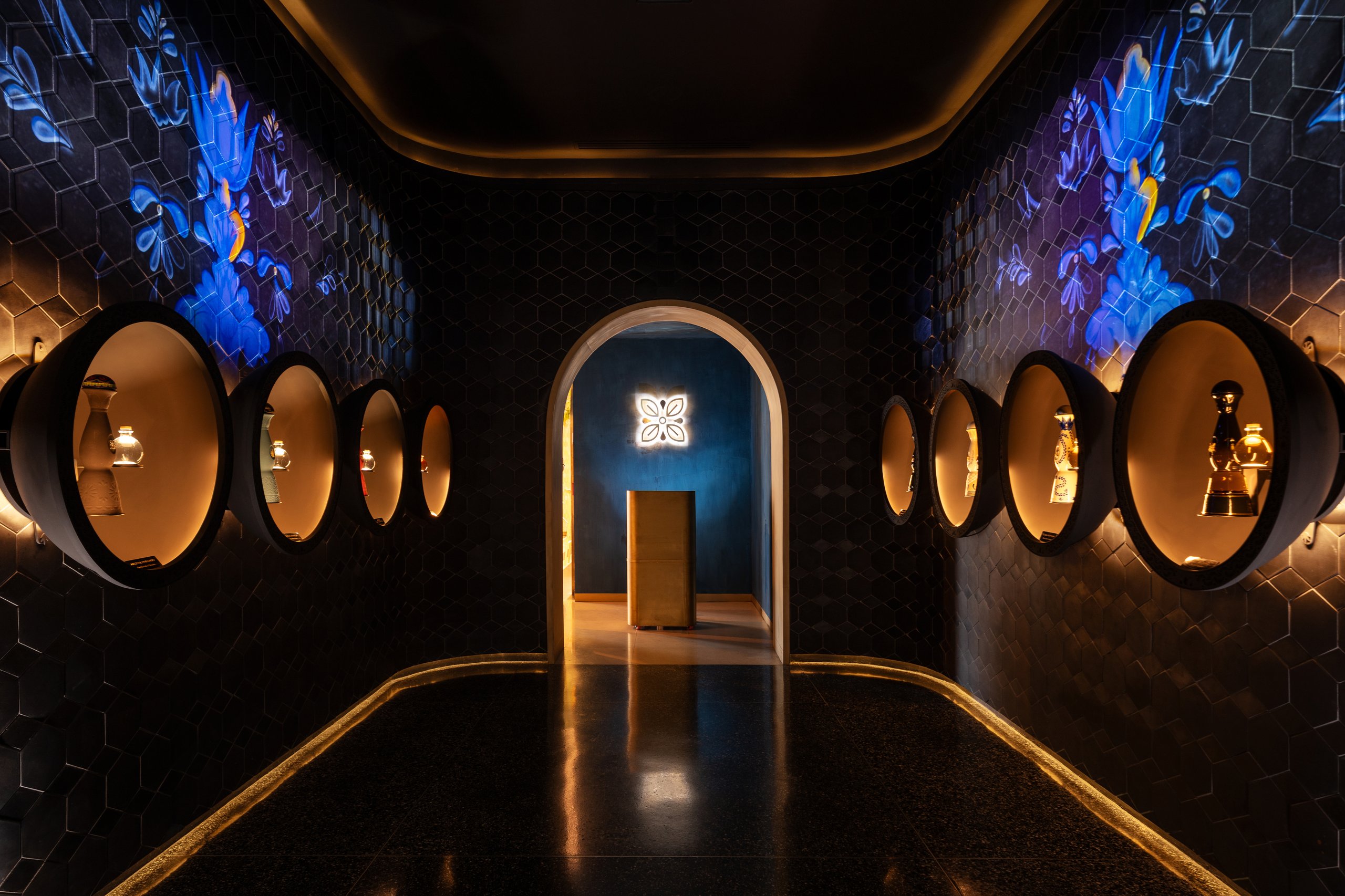 A hallway within Los Cabos