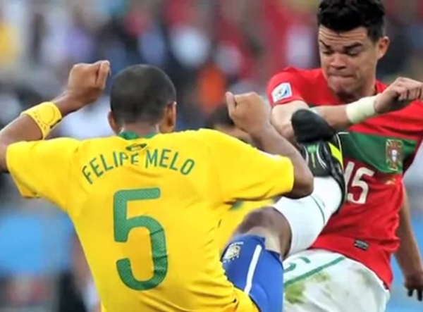 Torcedor aciona justiça comum e pede danos morais por pênalti perdido por Zico em 86