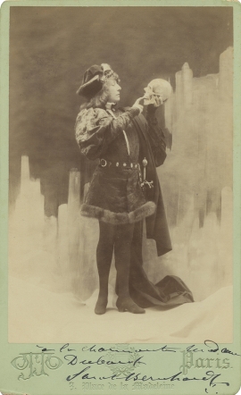 <em>To be or not to be</em> Sarah Bernhardt