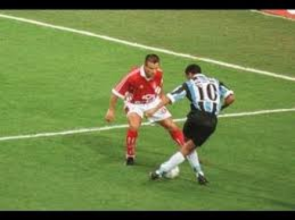 Especial Gre-Nal:&nbsp;Ronaldinho aposenta Dunga