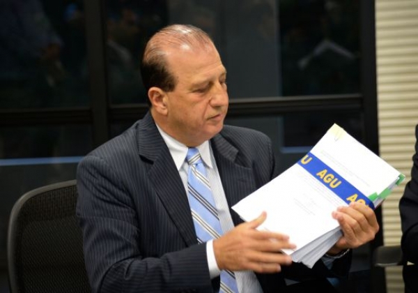 TCU dá novo prazo para Dilma concatenar uma frase que faça sentido