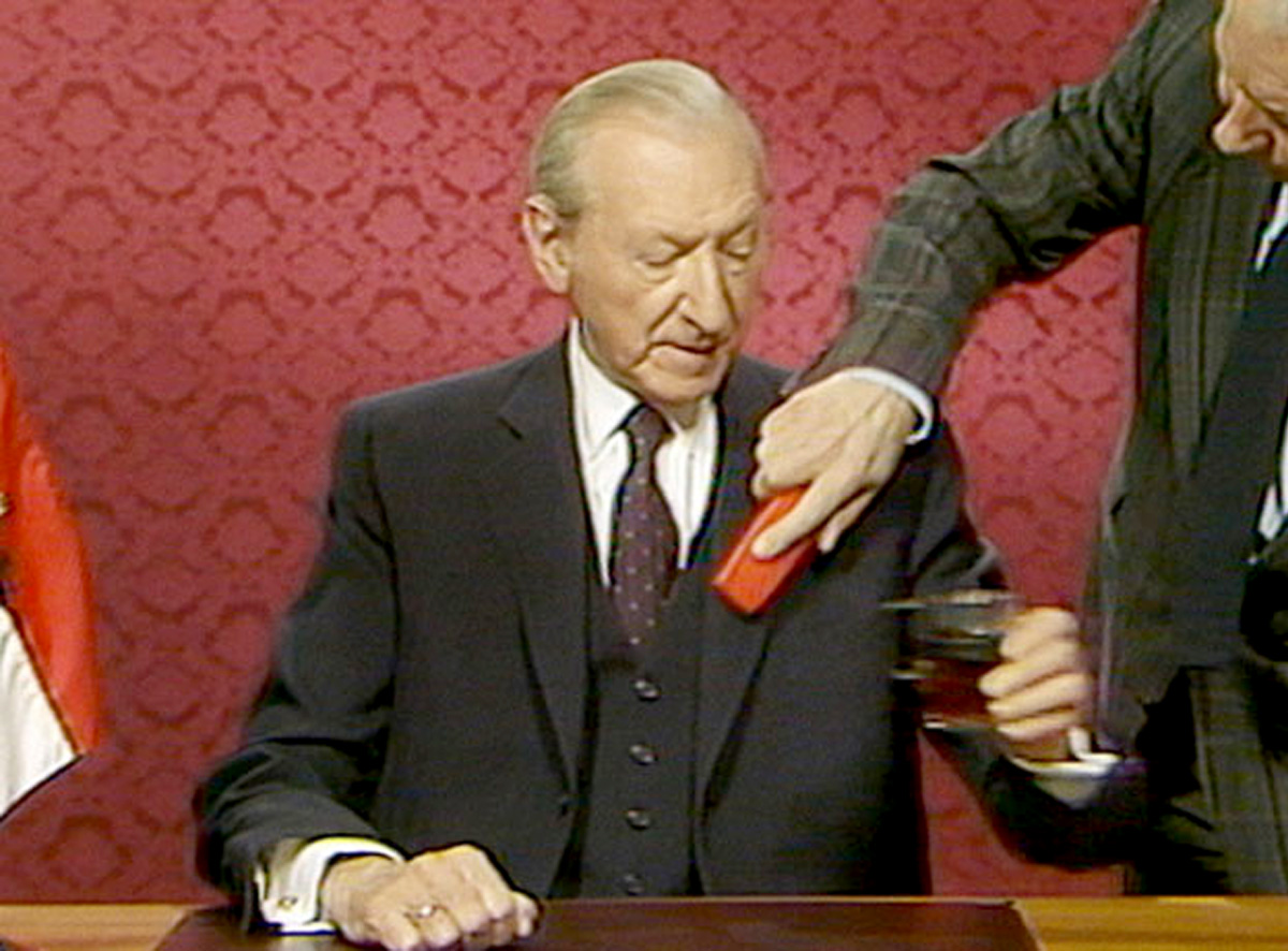 <i>A Valsa de Waldheim</i> – a invenção do passado
